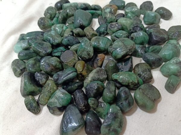 LABRADORITE TUMBLE STONE - Image 3