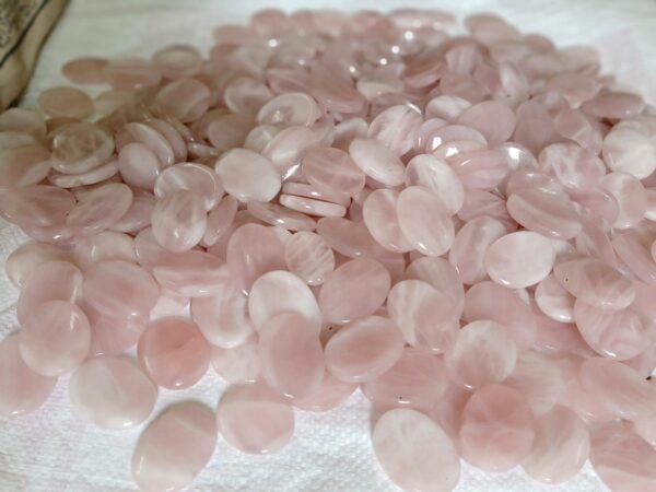 ROSE QUARTZ (WORRY STONE )