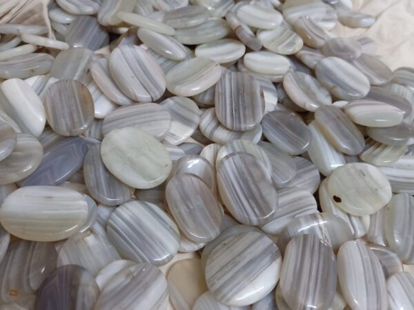 BANDED AGATE (WORRY STONE)