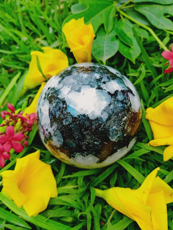 RAINBOW MOON STONE (SPHERE STONE)