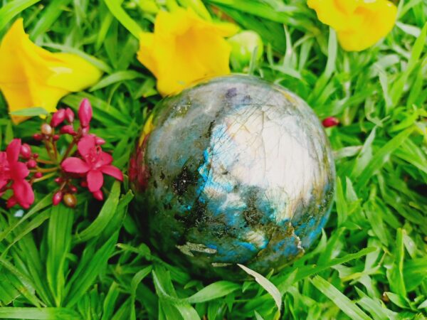 LABRADORITE (SPHERE STONE) - Image 4