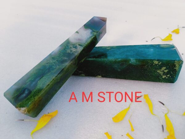 MOSS AGATE POINT (OBELISK TOWER)